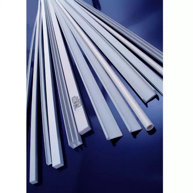Profil plochý PVC biely 19x1000,3