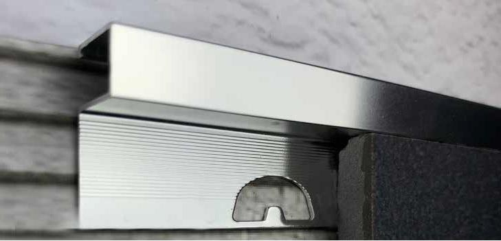 Hranový profil štvorcový hliník Anoda Silver Chromed 2500/27/10 mm