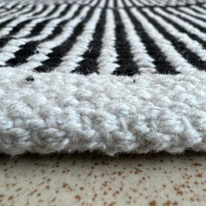 Koberec Breton Stripe 0,8/1,5 DO-RUG-C1005 čierný