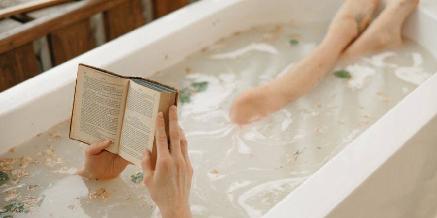 Spôsob, ako si dať relaxačný kúpeľ – ktorá vaňa je najlepšia na kúpanie?