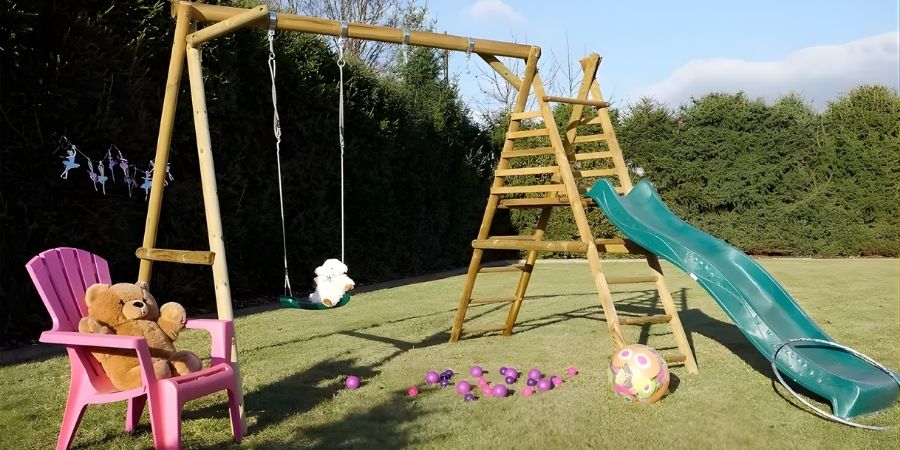 Čo urobiť, aby šmýkačka v záhrade bola klzká?